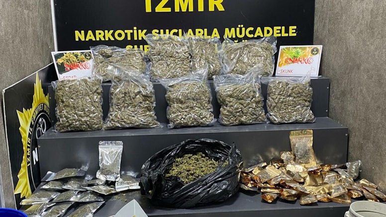 İzmir'de 10 kilo esrar ele geçirildi