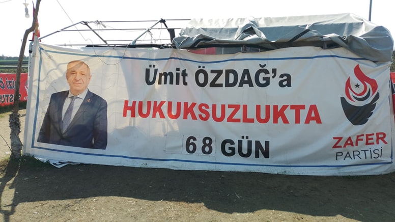 İnsanlar adalet için sokaklara döküldü