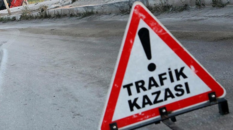 Bolu'da kamyona çarpan otomobildeki sürücü yaralandı
