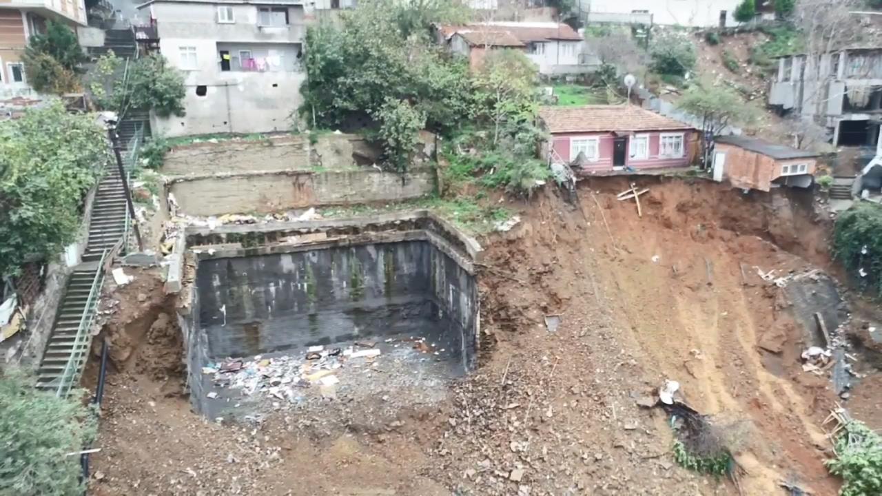 Uçurumun kenarında böyle asılı kaldı