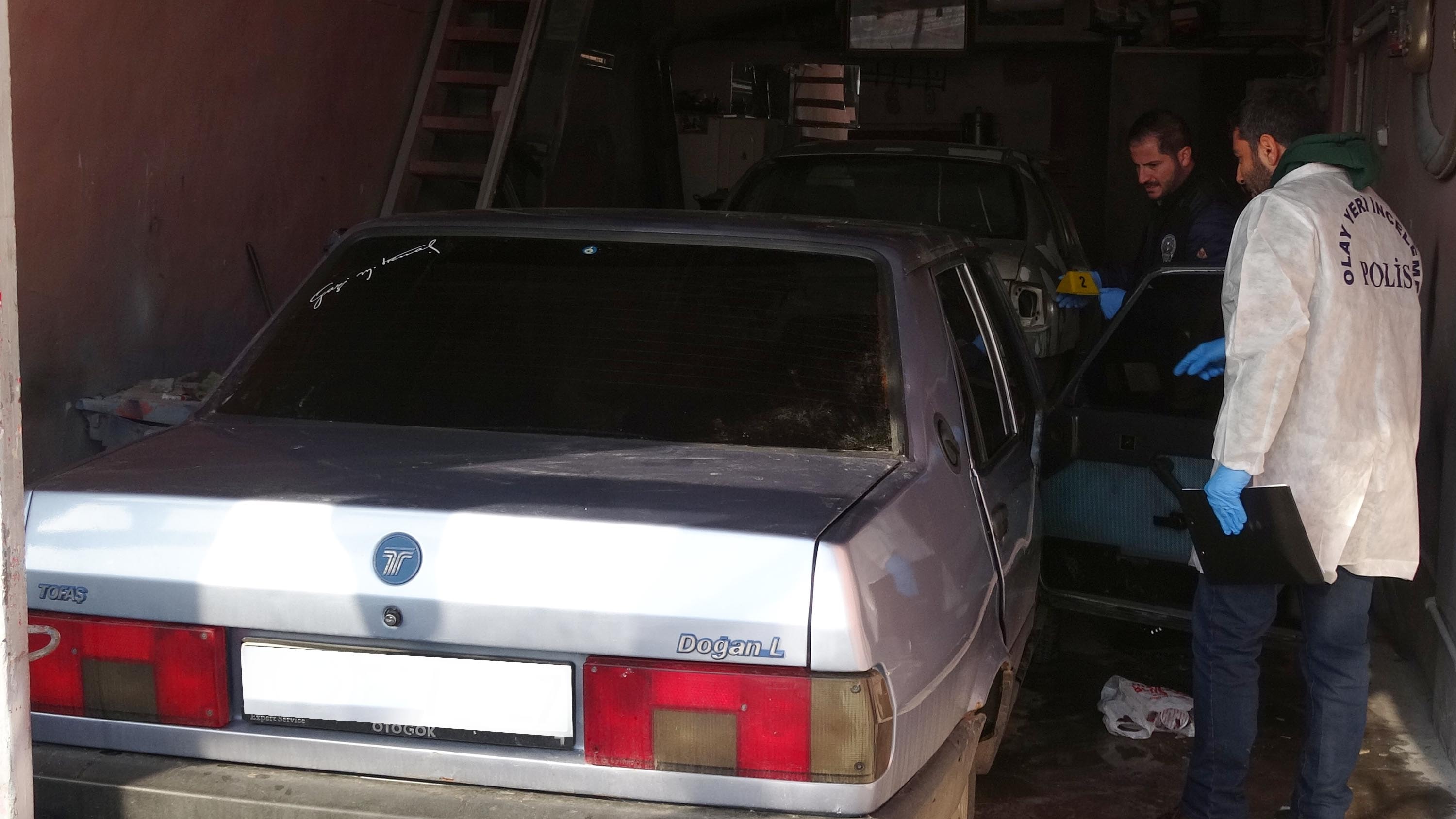 Polis, egzozdan zehirlenen iki gencin hayatını kurtardı