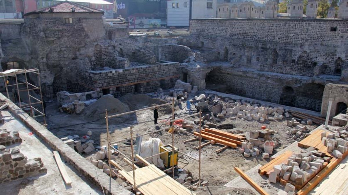 504 yıllık tarihi Gön Han'ın restorasyonunda sona gelindi