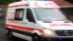 Serik'te ambulansla çarpışan motosikletli kurye öldü