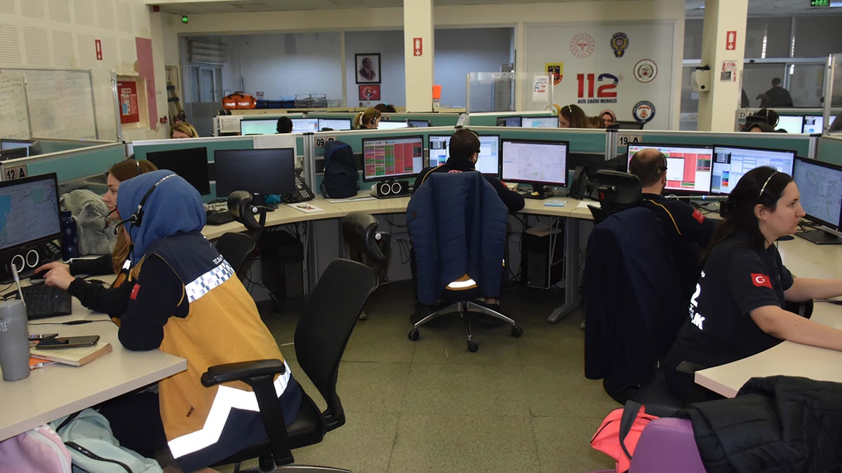 �zmir'de 112'ye yap�lan �a�r�lar�n y�zde 41'i as�ls�z