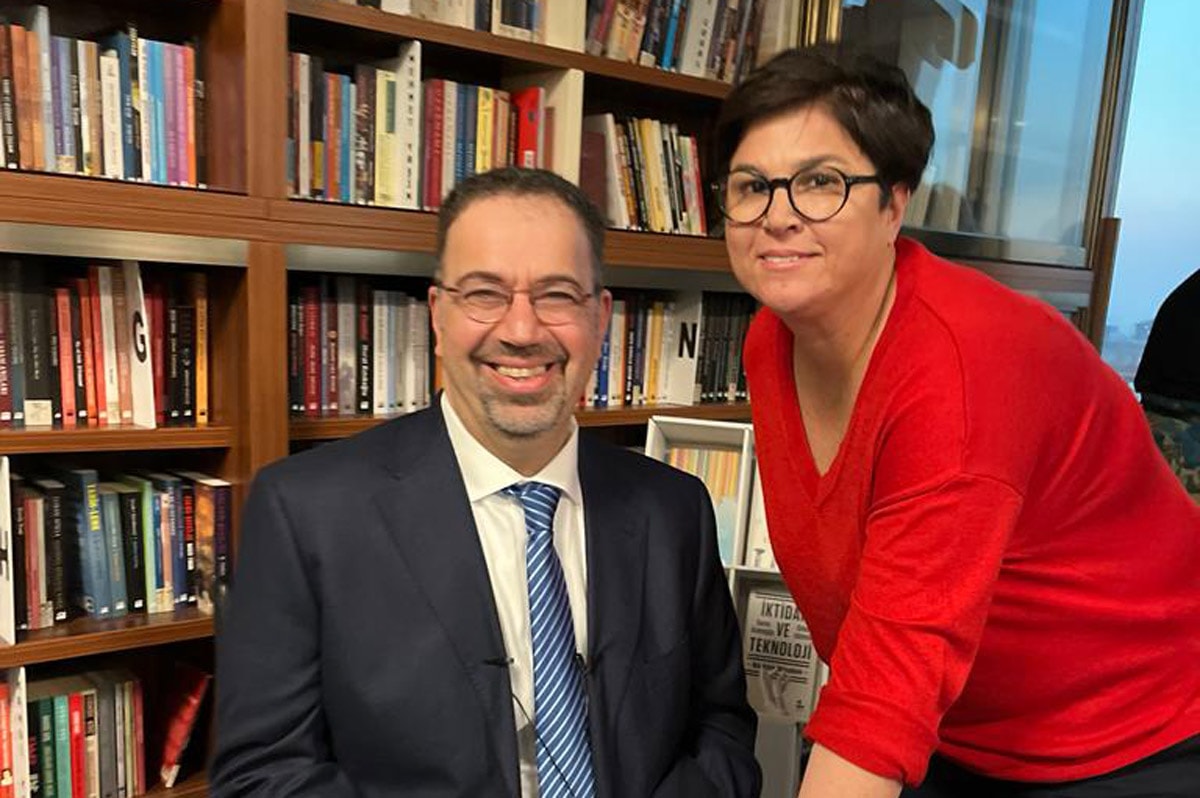 Asgari ücreti artırarak fakirlikten çıkamayız!