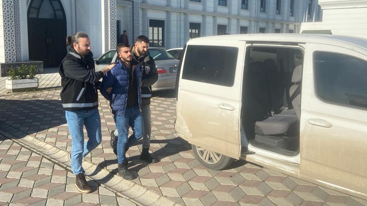 Kocaeli'de bir kişi, ablasıyla boşanma aşamasındaki eniştesini öldürdü