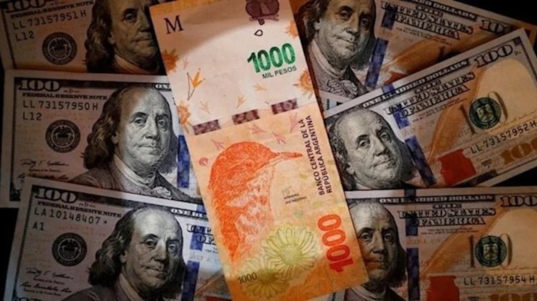 Arjantin pesosu yüzde 50'den fazla devalüe edilecek