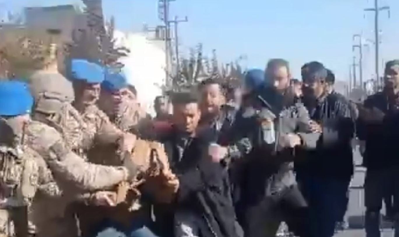 İşçiler ve jandarma arasında gerginlik: 3 gözaltı