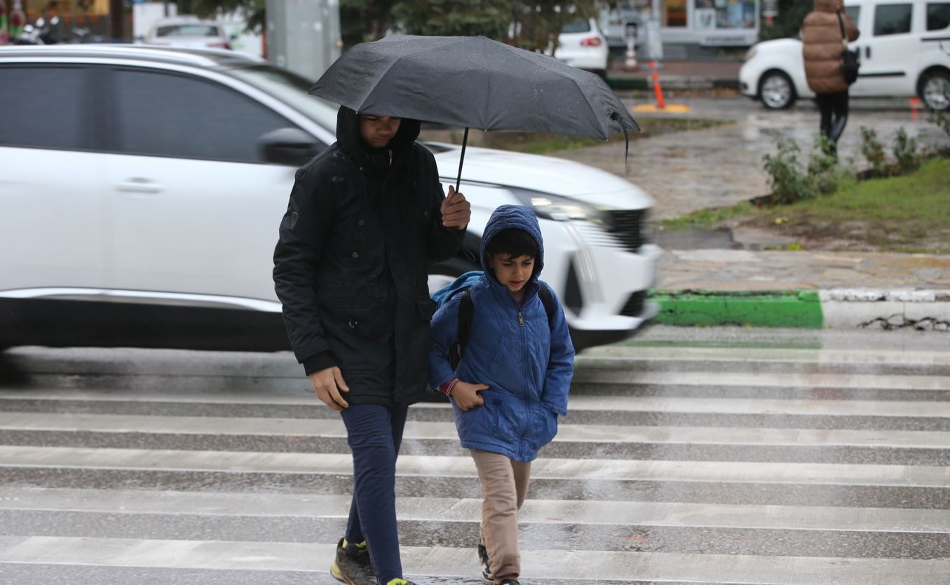 Sağanak yağış giriş yaptı, etkisini artırıyor...