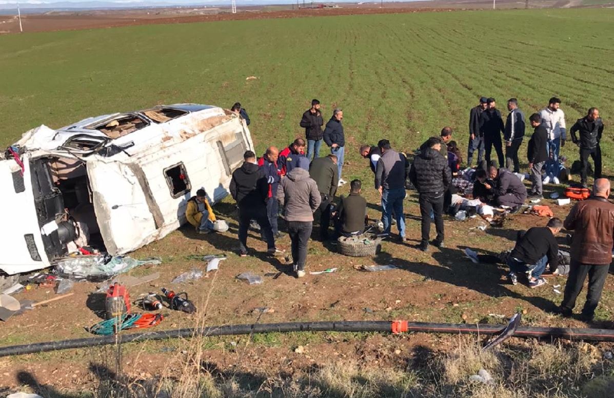 Diyarbakır'da otobüs şarampole uçtu... Can pazarı!
