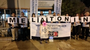 Öğretmenler karanlıkta toplandı: 'Melatonin' eylemi