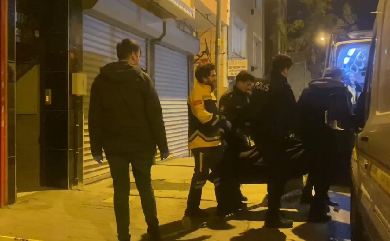 Oğlu kan izlerini takip etti, annesinin cesedini buldu