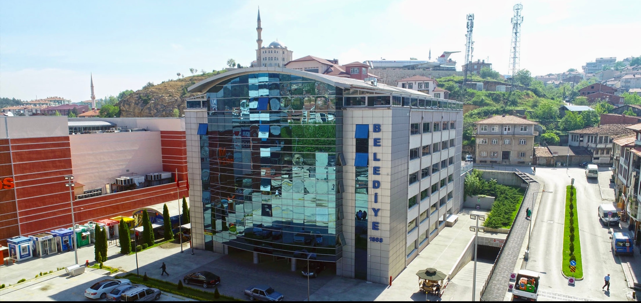 MHP’li belediyenin kayıp araçları: 22 tane araba buhar oldu