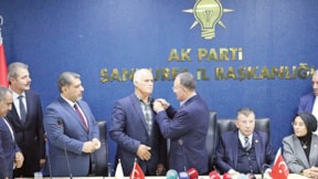 HEDEP’liler AKP’li oldu rozetlerini Bozdağ taktı