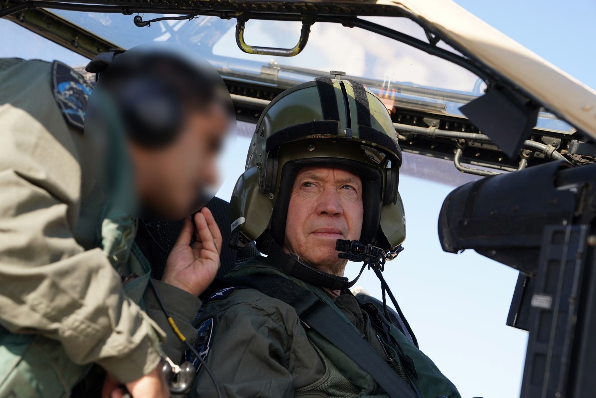 İsrailli bakan, Gazze’ye saldırıyı helikopterden izledi