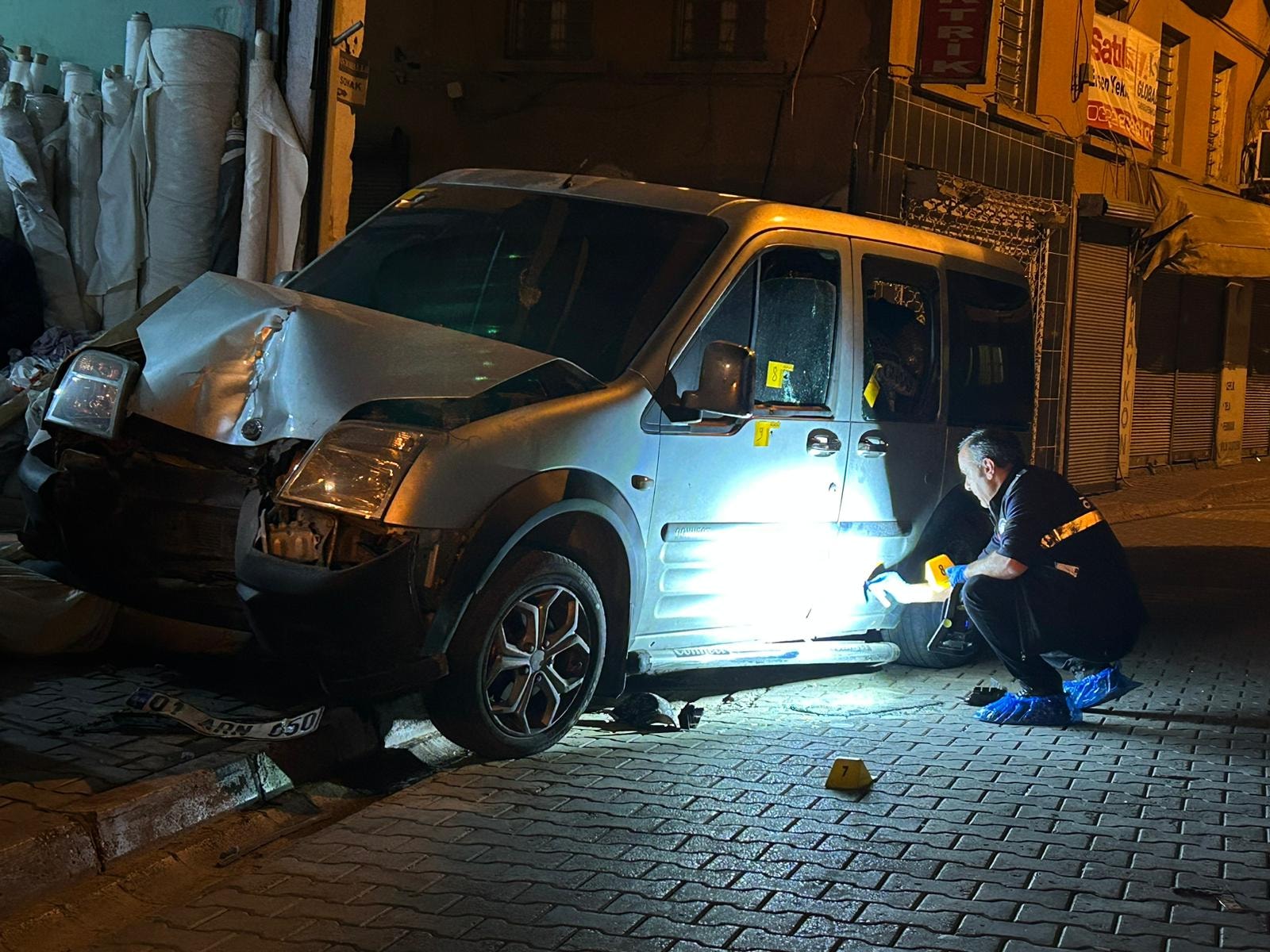 Adana’da seyir halindeki otomobile silahlı saldırı: 1 ölü