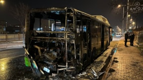 Seyir halindeki özel halk otobüsü yandı