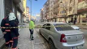Malatya'da deprem sonrası yıkılma tehlikesi: Cadde kapatıldı