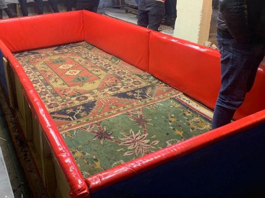 Hayvanları koruma derneğinde horoz dövüşü