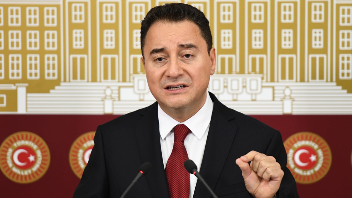 Babacan: Büyük bir hukuk darbesine imza atıyorlar