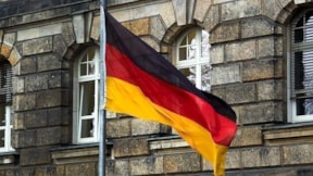 Almanya'da kriz yaratan ek bütçe onaylandı