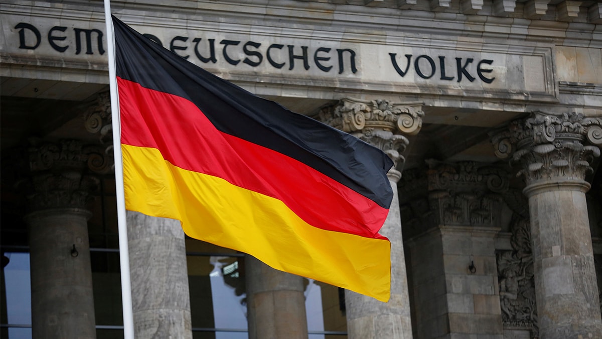 Almanya'da yatırımcı güveni şubatta artmaya devam etti