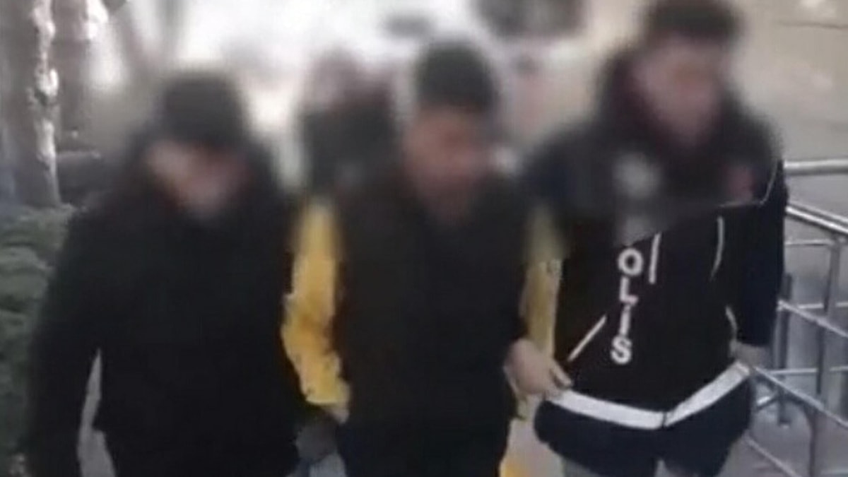 Ambulansla uyuşturucu sevkiyatında üç tutuklama