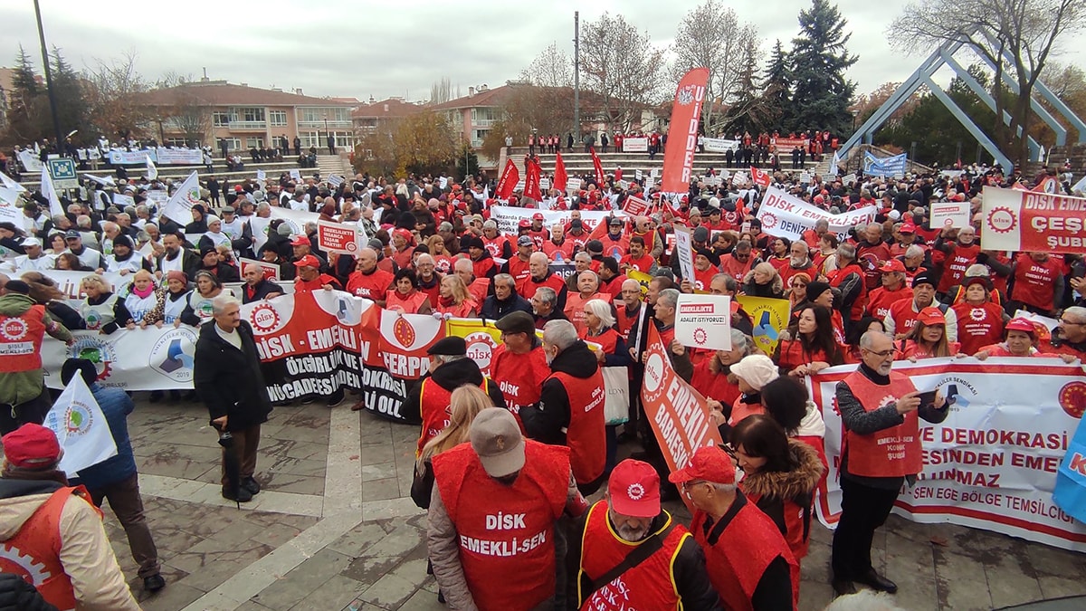 Emekliler Ankara’dan ses yükseltti: Asgari yaşamak istemiyoruz