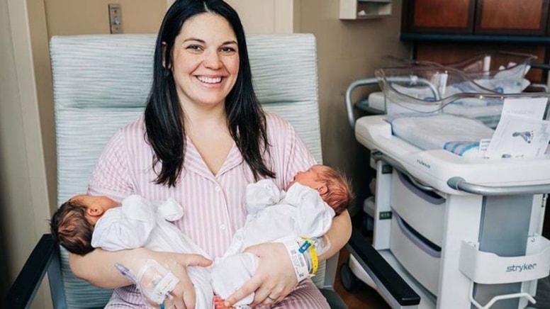 Çift rahimli kadın iki günde iki bebek doğurdu