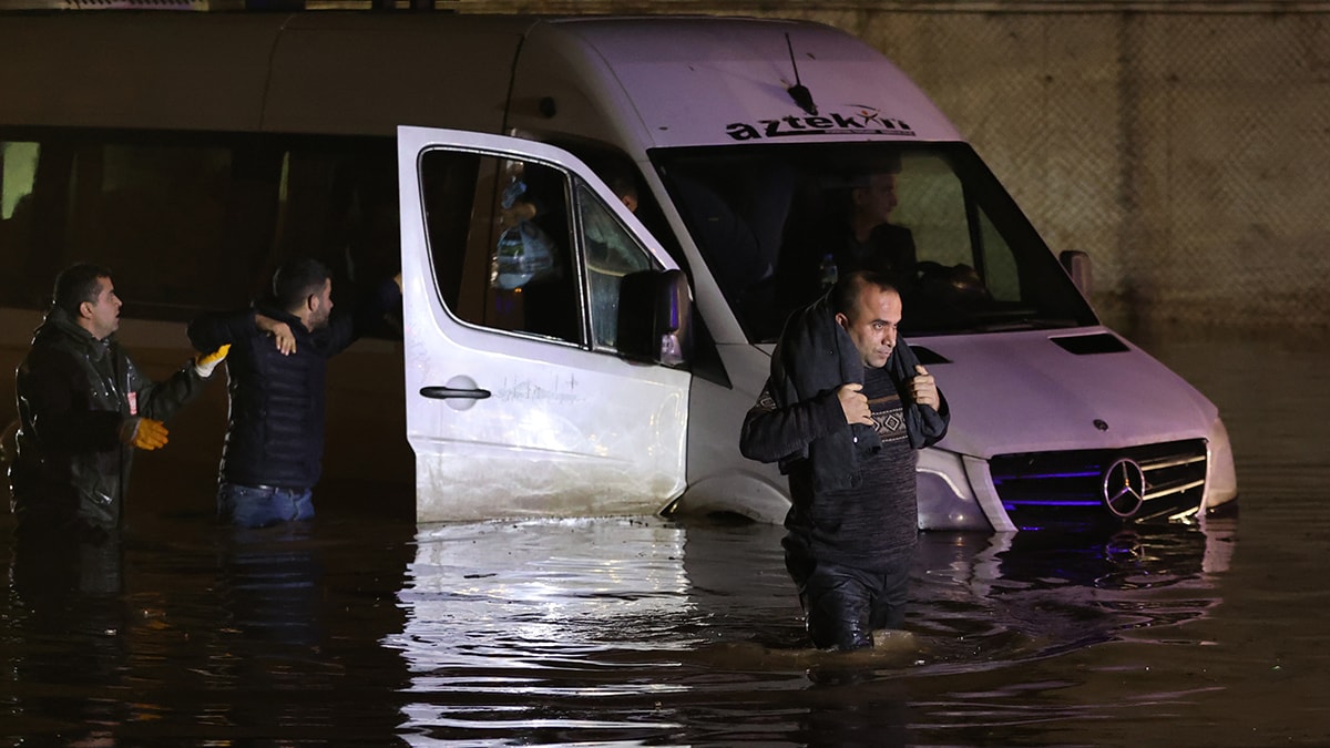 Gaziantep'i sağanak vurdu