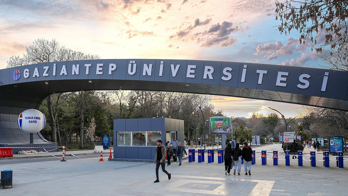 Üniversitenin eleman alma şartı: Çay demlemeyi de bilecek