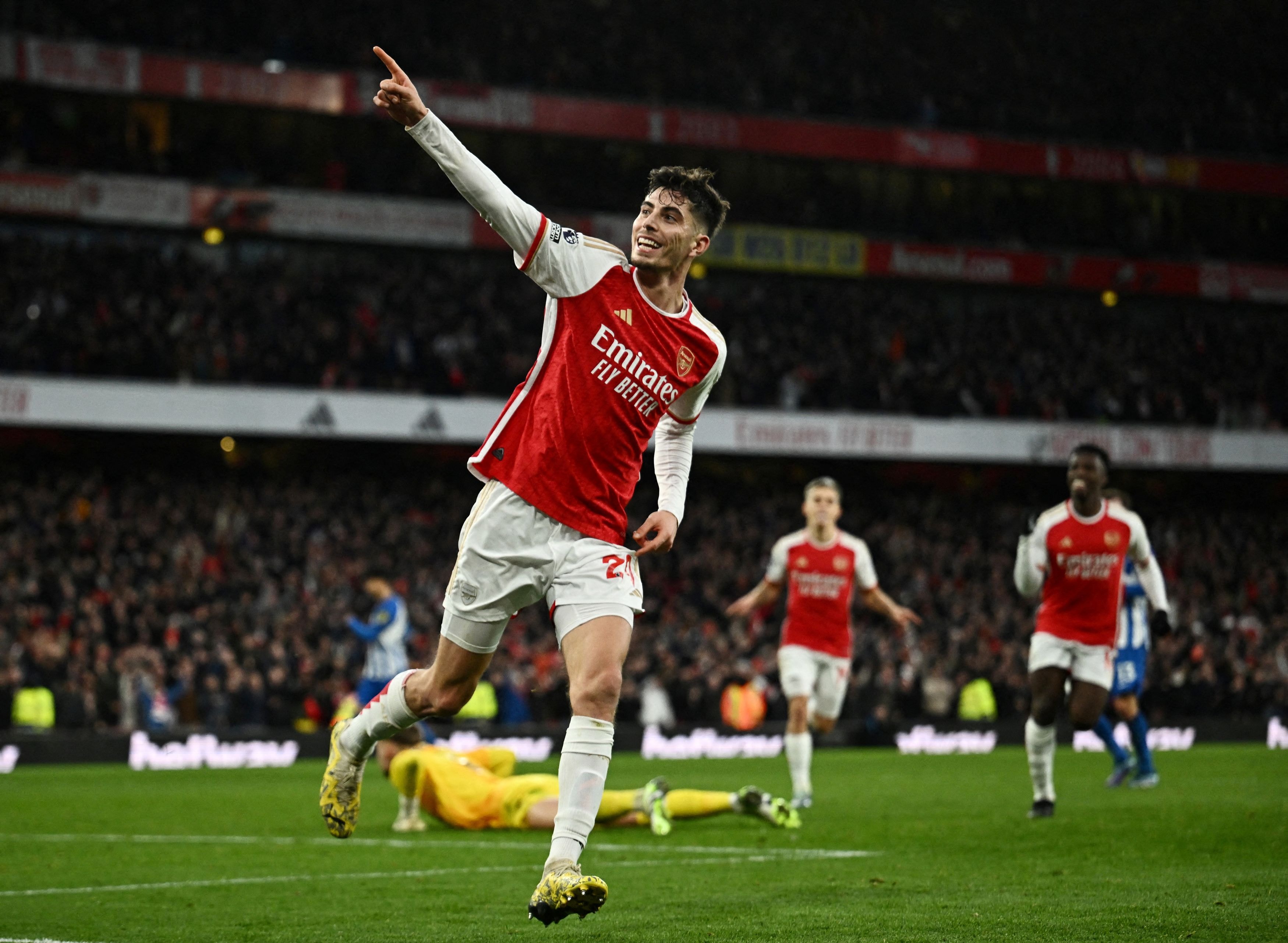 Arsenal, Brighton'ı 2 golle yıktı