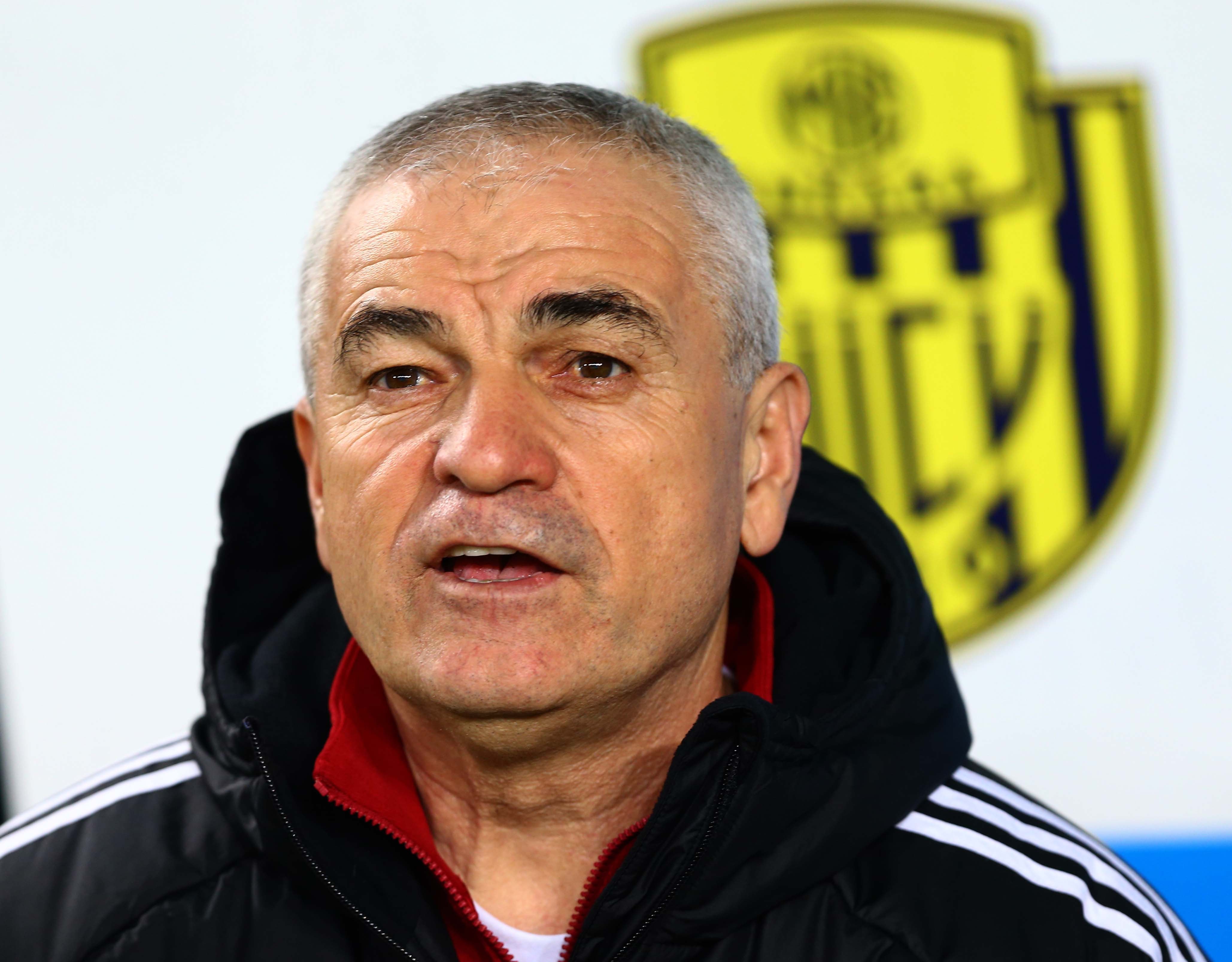 Rıza Çalımbay: Doktorlarımız oyuncu verirse Fenerbahçe maçı farklı olur