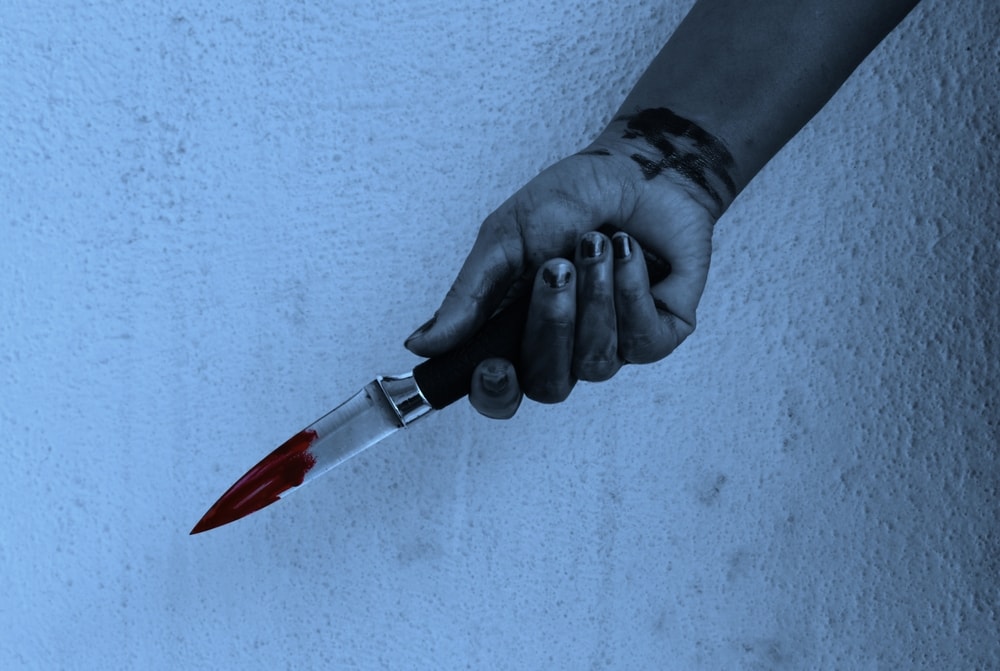 Kendisini aldatan eşinin penisini kesip tuvalete attı