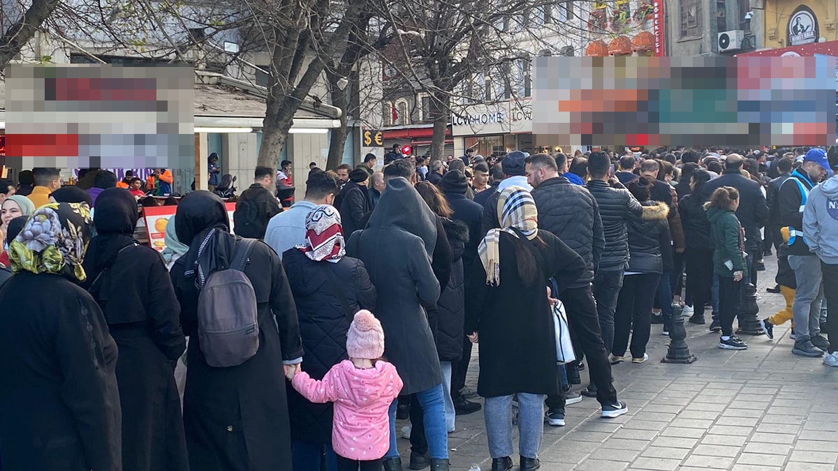 Sıranın sonu görünmedi: İstanbul'da umut kuyruğu