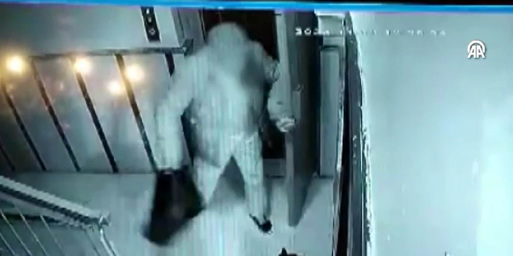 Komşuların çöp kavgası kamerada