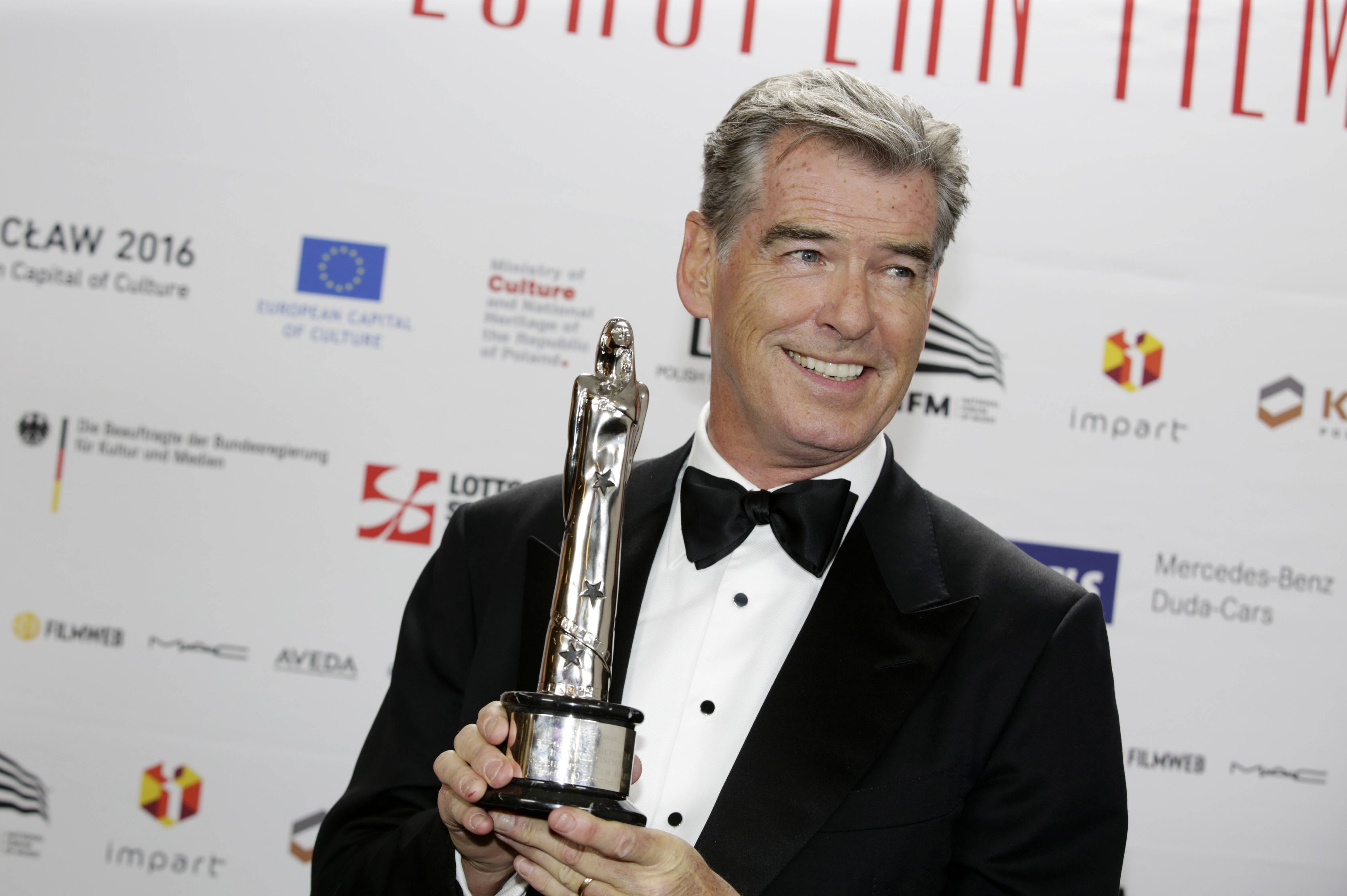 “James Bond” yıldızı Pierce Brosnan’a mahkeme yolu göründü