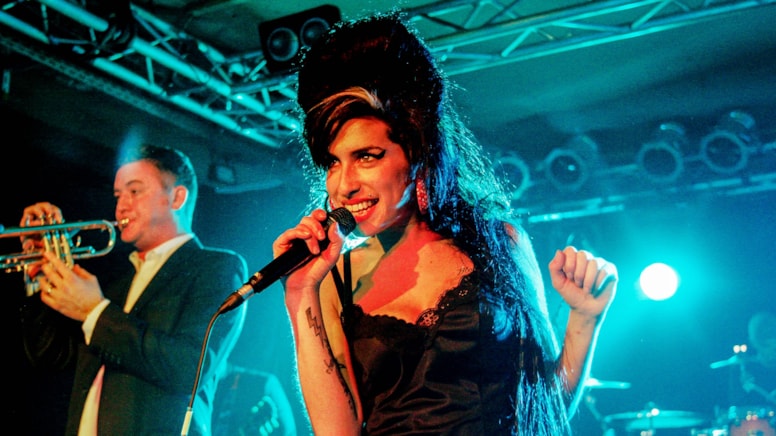 27 yaşında hayatını kaybeden Amy Winehouse’a ünlü isimden destek