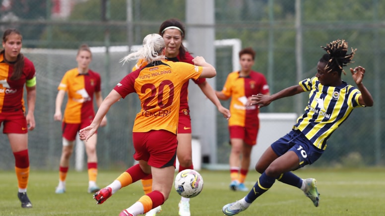 Kadınlar futbolunda da Fenerbahçe-Galatasaray rekabeti
