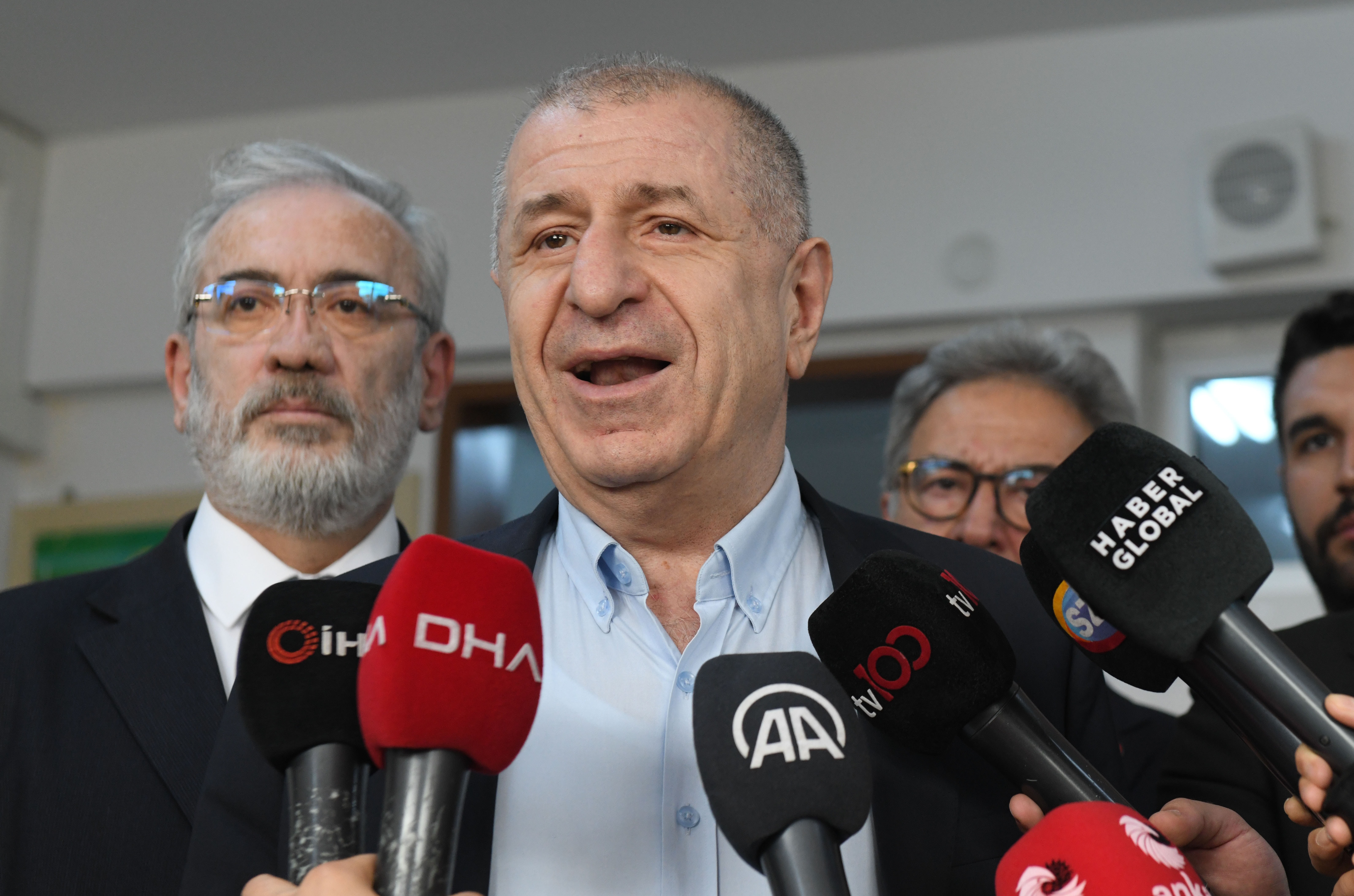 Ümit Özdağ'dan AKP'li başkana Venedik göndermesi