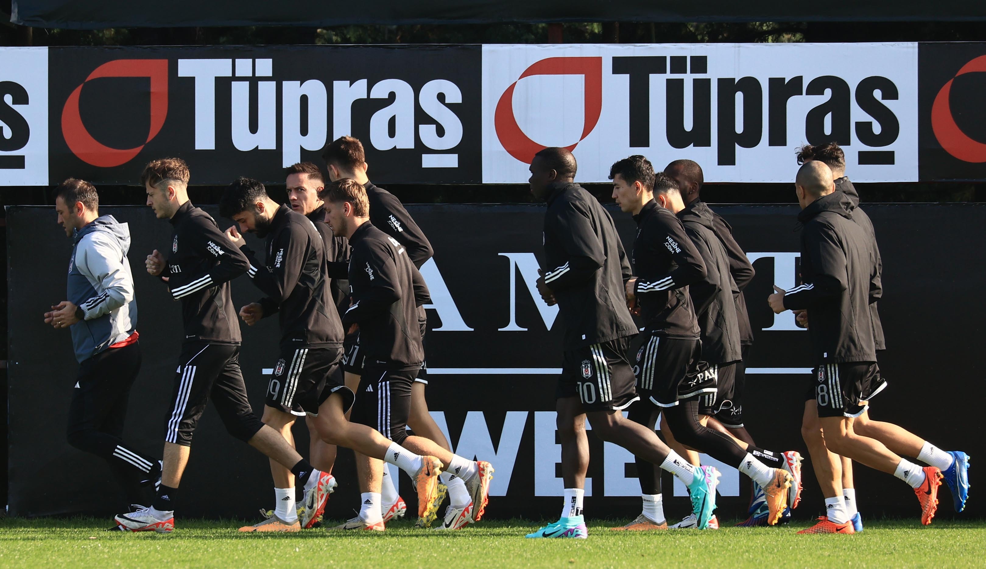 Beşiktaş'ın Antalya kampı iptal edildi