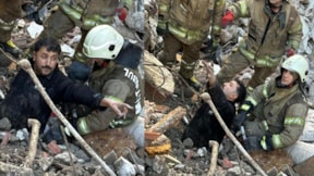 İstanbul'da bina çöktü: Bir işçi enkaz altında kaldı