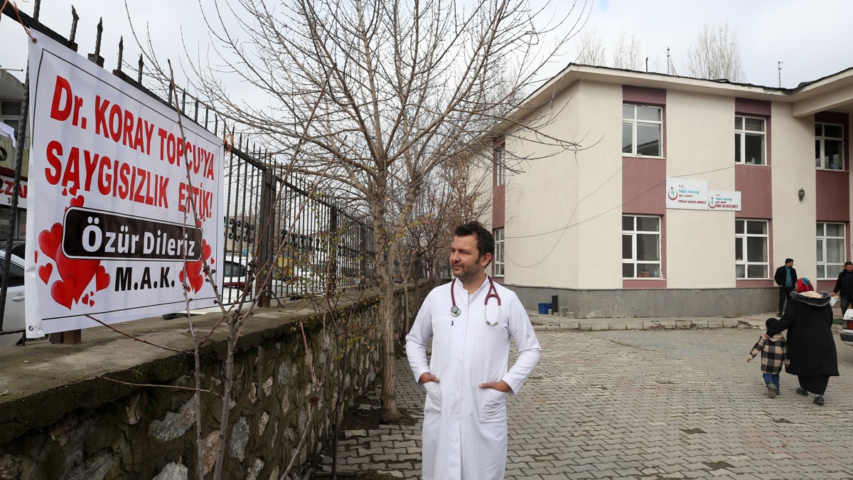 Doktorla tartışan hasta yakınından görülmemiş jest