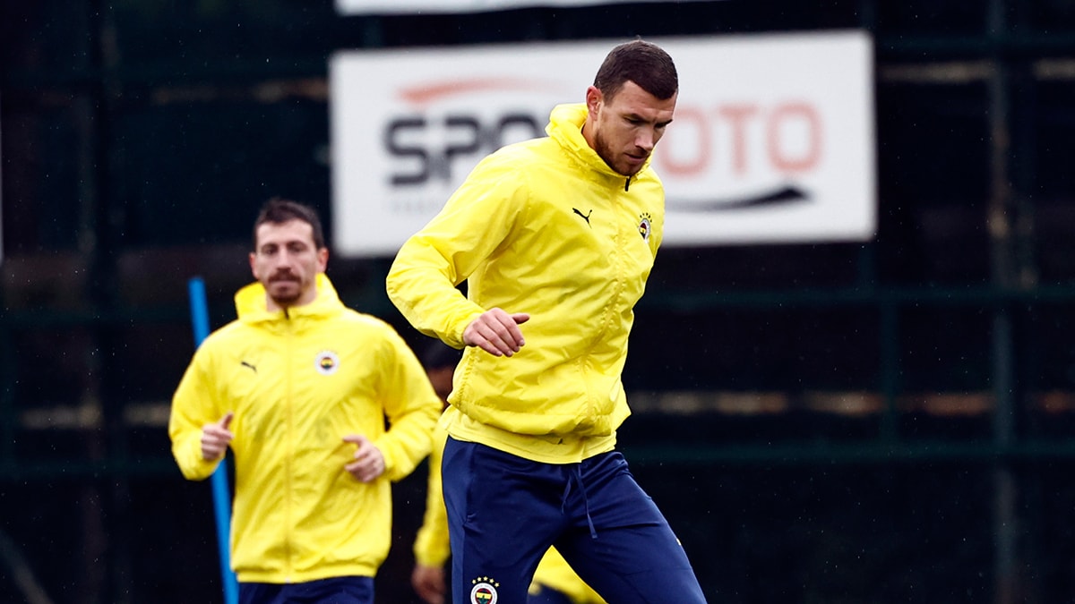 Fenerbahçe'de Edin Dzeko sevinci