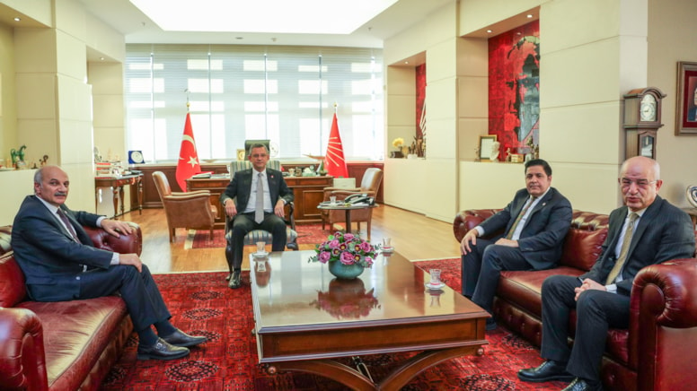 CHP Genel Başkanı Özgür Özel, Saadet Partisi heyetini ağırladı