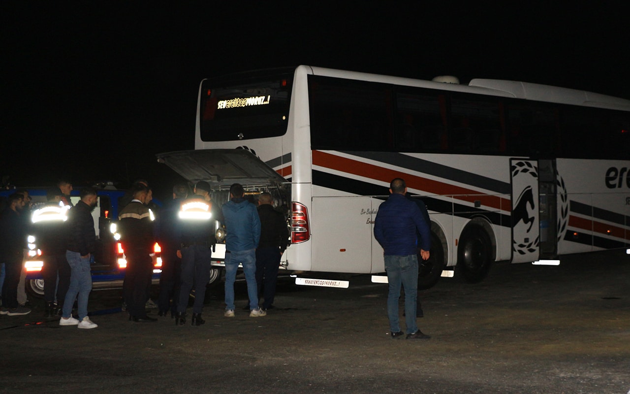 İçi yolcu dolu otobüse silahlı saldırı