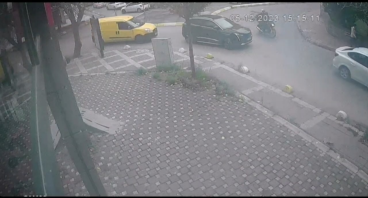 İstanbul'un göbeğinde maganda dehşeti... Eski futbolcu Oktay Derelioğlu ve eşi darp edildi