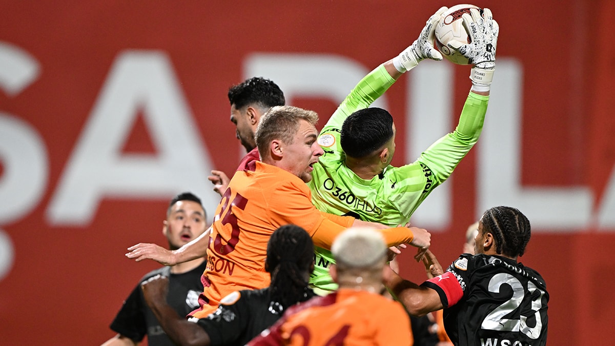 Galatasaray Pendikspor'u ikinci yarıda geçti