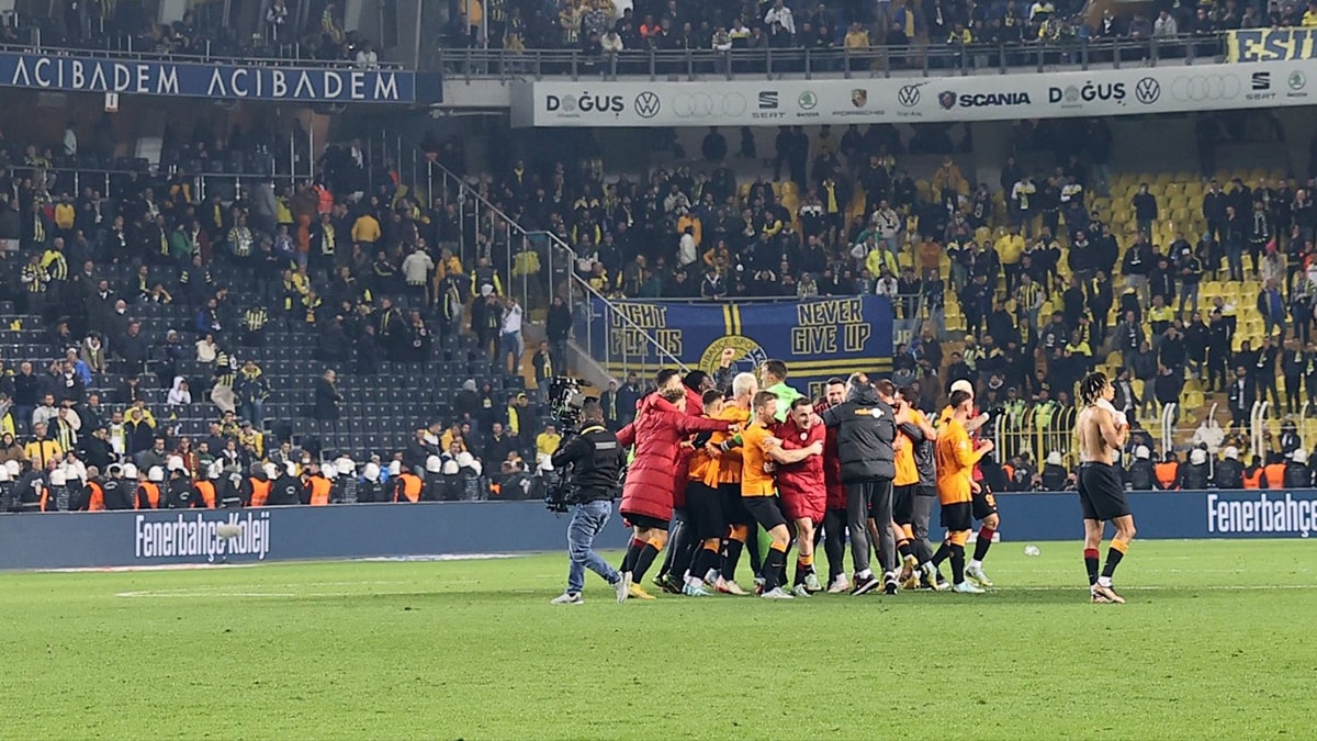 Galatasaray, Fenerbahçe'ye konuk oluyor