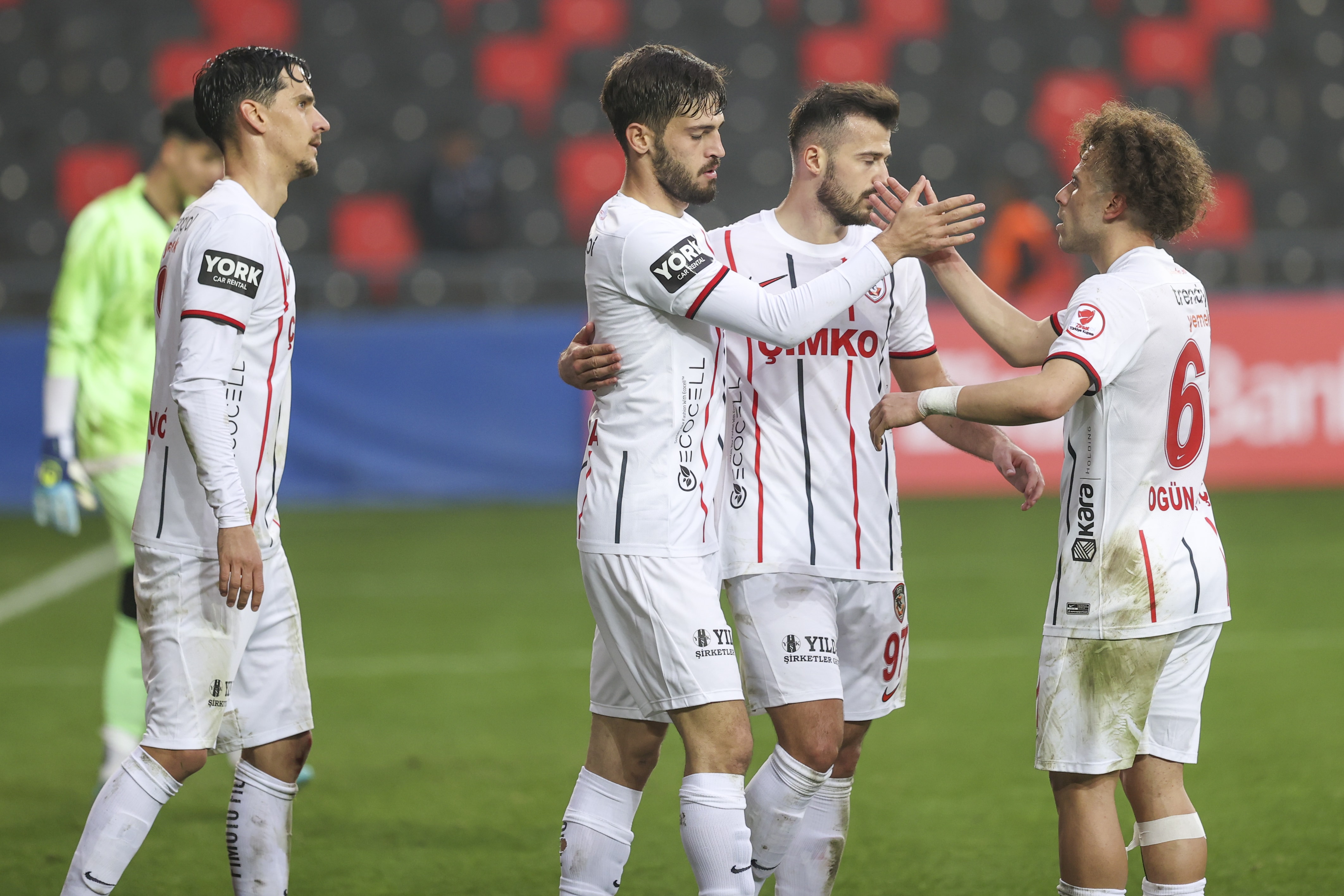 Gaziantep FK tur biletini uzatmada aldı